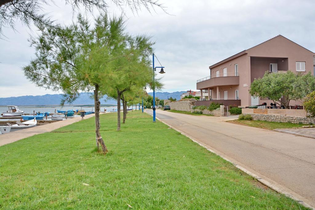 Apartments Clara 宁 外观 照片